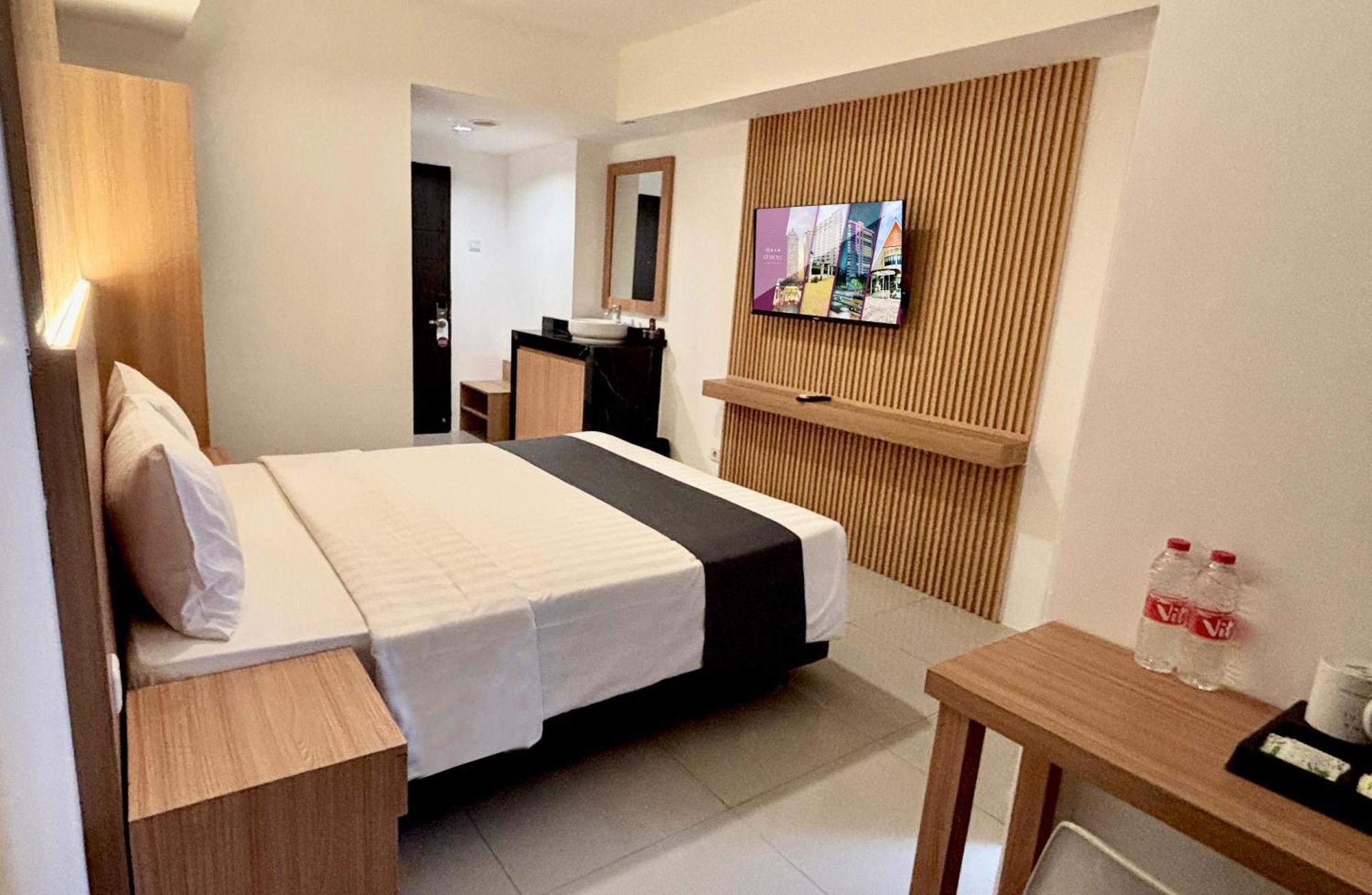 Nemuru Hotel Ciputat Pondokcabe Hilir Екстериор снимка